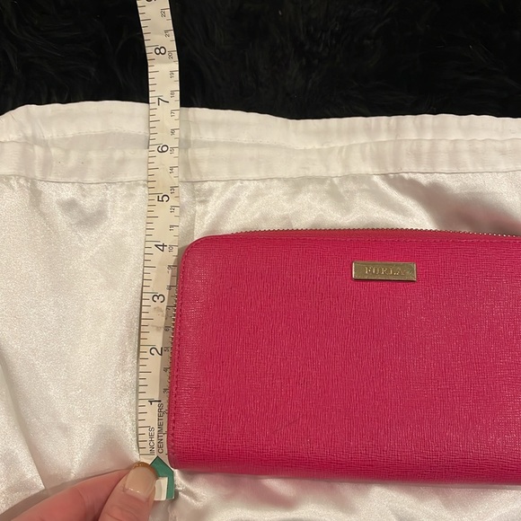 Furla Babylon Zip Around Saffiano Wallet - Picture 11 of 12
